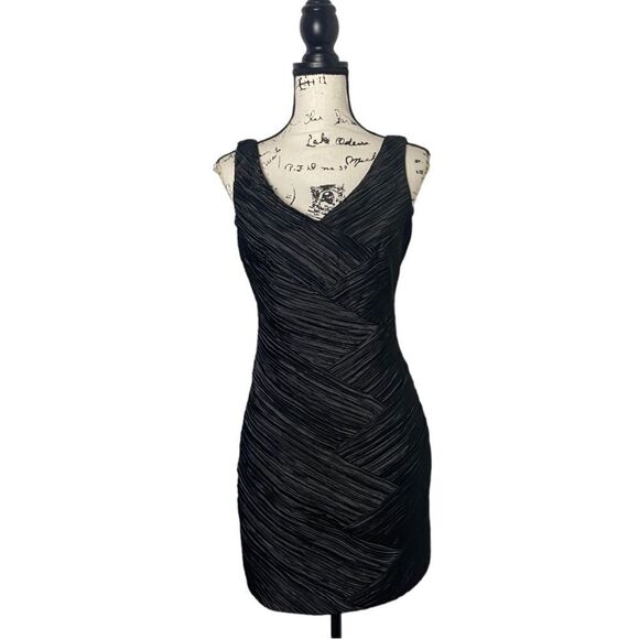 Max and Cleo SZ 4 textured black dress - Picture 1 of 6